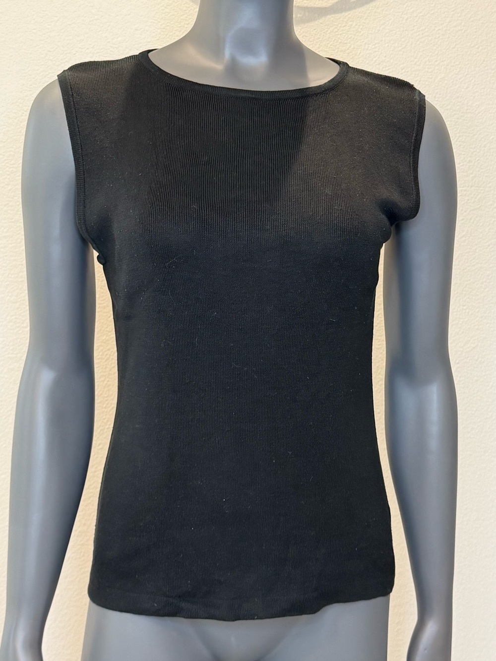 Joseph A Vintage Women's Black Sleeveless Silk Knit Top Women’s size L